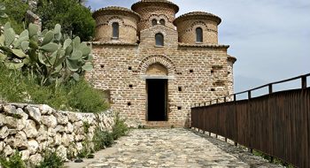 Idee viaggio, vacanze in Calabria: Stilo e il suo gioiello bizantino, la Cattolica