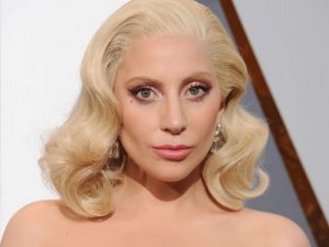 Lady Gaga gossip: stupro e malattia, la star confessa i drammi di passato e presente