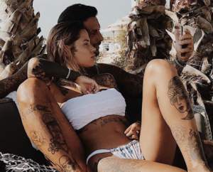 Fabrizio Corona nuova fidanzata: “Passion & Tattoo”, coccole hot in piscina con la sua Zoe