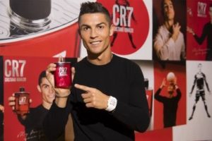 Cristiano Ronaldo lancia il suo profumo: CR7, la fragranza per l’uomo intraprendente ed ambizioso