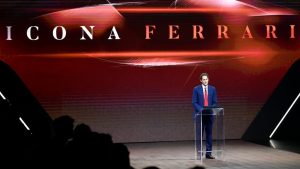 Ferrari Suv novità, l’annuncio di Elkann: “Ecco quando arriverà, siamo pronti ma occhio al nome”