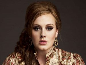 Adele oggi: è lei la star britannica più ricca del 2018, ecco quanto ha guadagnato