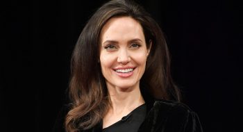 Angelina Jolie innamorata di lui, Keanu Reeves: c’è del tenero tra loro?