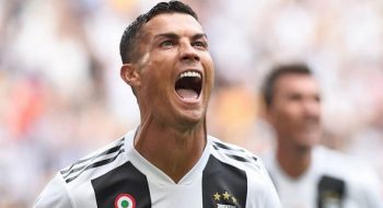 Cristiano Ronaldo: orologio di diamanti in conferenza stampa, il suo valore lascia senza parole (FOTO)