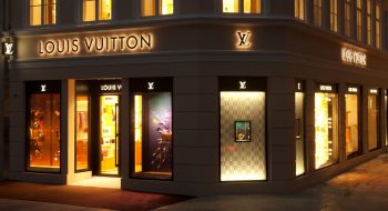 Louis Vuitton alla ricerca di un industrial controller in Toscana