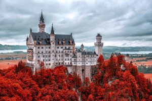 Neuschwanstein, il castello delle fiabe esiste davvero e si trova nel sud della Baviera