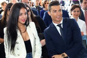 Cristiano Ronaldo gossip, la sua Georgina cambia look: la trasformazione (FOTO)