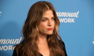 Selma Blair malattia, l’annuncio drammatico su Instagram: “Ho la sclerosi multipla”