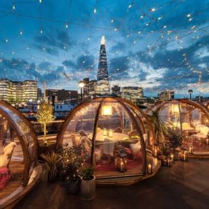 Londra, cenare dentro una bolla con vista sul Tamigi: lo spettacolo del Coppa Club