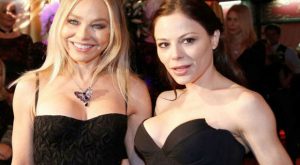 Ornella Muti con la figlia Naike seminuda a Domenica In: il pubblico social non gradisce