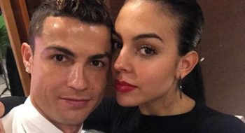 Ronaldo e Georgina, amore a mille: lui le avrebbe chiesto di sposarla, c’è già l’anello di diamanti (FOTO)
