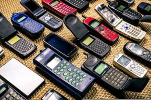 Telefonini preistorici e vecchi cellulari: ecco quelli che oggi valgono una fortuna