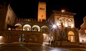 Bologna si illumina per Natale