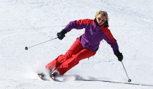 Maria De Filippi in vacanza sulla neve senza il marito Maurizio Costanzo