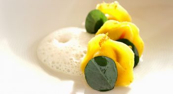 Chef Michele Iaconeta, ricetta “Tortel​li d’ostrica e fagioli Giallet della val Belluna”