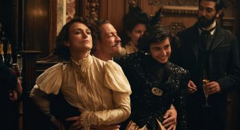 “Colette” esce oggi al cinema: Keira Knightley nei panni di una donna ribelle