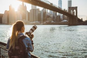 Famiglia cerca fotografo personale per documentare i viaggi: il compenso 88mila euro