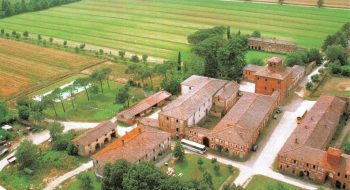 Matteo Garrone sceglie la tenuta “La Fratta” di Sinalunga come location per il suo “Pinocchio”