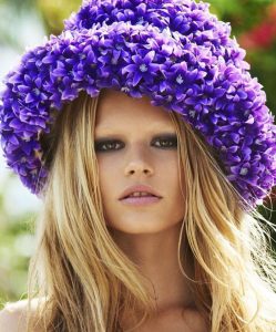 Anna Ewers è la nuova top model del momento: i fotografi di moda non possono fare a meno di lei