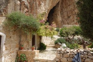 Grotta Mangiapane: alla scoperta del borgo siciliano incastonato nella roccia