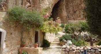 Grotta Mangiapane: alla scoperta del borgo siciliano incastonato nella roccia
