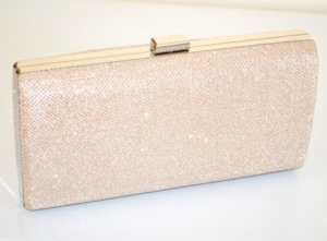 Pochette: un accessorio perfetto per le serate glam e cerimonie