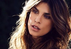 Elisabetta Canalis su Instagram con una pin-up: per lei il tempo si è fermato