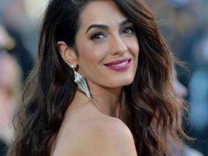 Amal Clooney, i look dell’avvocato che ha stregato Hollywood