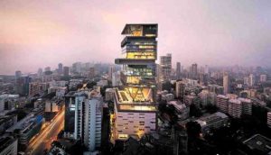 Ecco gli Ambani: la famiglia più ricca dell’Asia che vive in un grattacielo di 27 piani