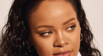 A lezione di make up con Rihanna: i tutorial di Fenty Beauty sull’highlighter