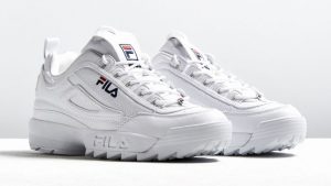 Le 10 Sneakers di cui non potrai fare a meno questa estate