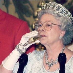93 anni per la Regina Elisabetta, come ha festeggiato? Un’indagine social