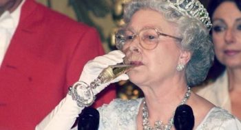 93 anni per la Regina Elisabetta, come ha festeggiato? Un’indagine social