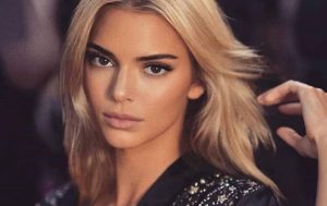 Come eliminare le doppie punte: i consigli per avere capelli perfetti
