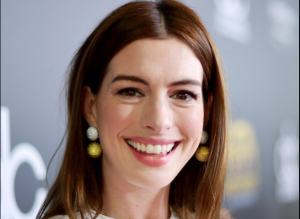 Colpi di testa: il taglio da urlo di Anne Hathaway