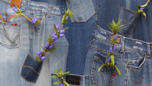 Mom jeans, torna il classico più versatile dei mitici “Nineties”