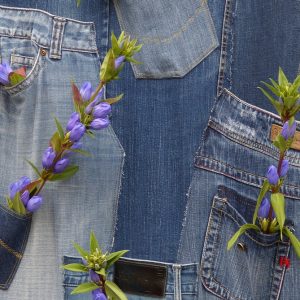 Mom jeans, torna il classico più versatile dei mitici “Nineties”