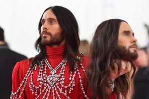 Met Gala 2019: Jared Leto ha letteralmente perso la testa per Gucci