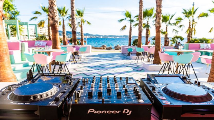 Wi-Ki-Woo, l'hotel tutto rosa a Ibiza è il più "instagrammabile" del mondo