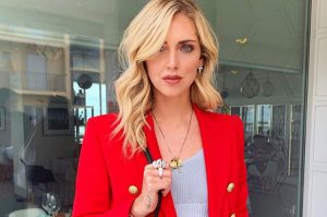 Chiara Ferragni gioielli: l’influencer sfoggia un anello tempestato di diamanti