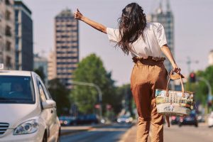 Borse e accessori YNOT?: stampe come travelogue per esprimere al meglio la tua personalità.