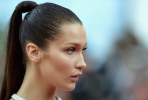 Bella Hadid e Sara Sampaio: la coda di cavallo a regola d’arte