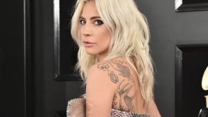 Lady Gaga: nuovo look tutto romano. Il via alle riprese di Gucci