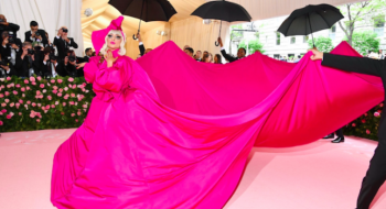 Gaga Oh-la-la! La Lady più famosa con l'abito più sorprendente del Met Gala 2019
