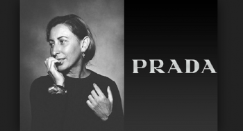 Buon compleanno Miuccia! I 10 look più iconici della sua storia in Prada