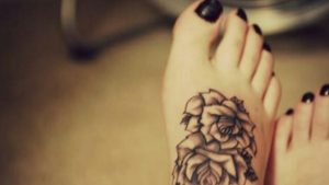 I tatuaggi sui piedi sono estivi, hot e naturalmente cool!