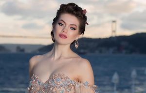 La nuova fidanzata di Lapo Elkann: una famosa modella russa, star di Instagram