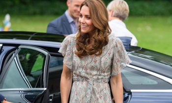 Kate Middleton indossa delle scarpe economiche (fra un paio di Jimmy Choo e l’altro!)