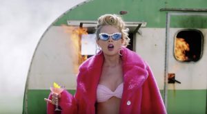 Taylor Swift ingaggia i migliori beauty look ed un sacco di star per il suo nuovo videoclip