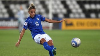 Chi è Martina Rosucci: carriera, vita privata, tutto sulla centrocampista della Nazionale femminile di calcio